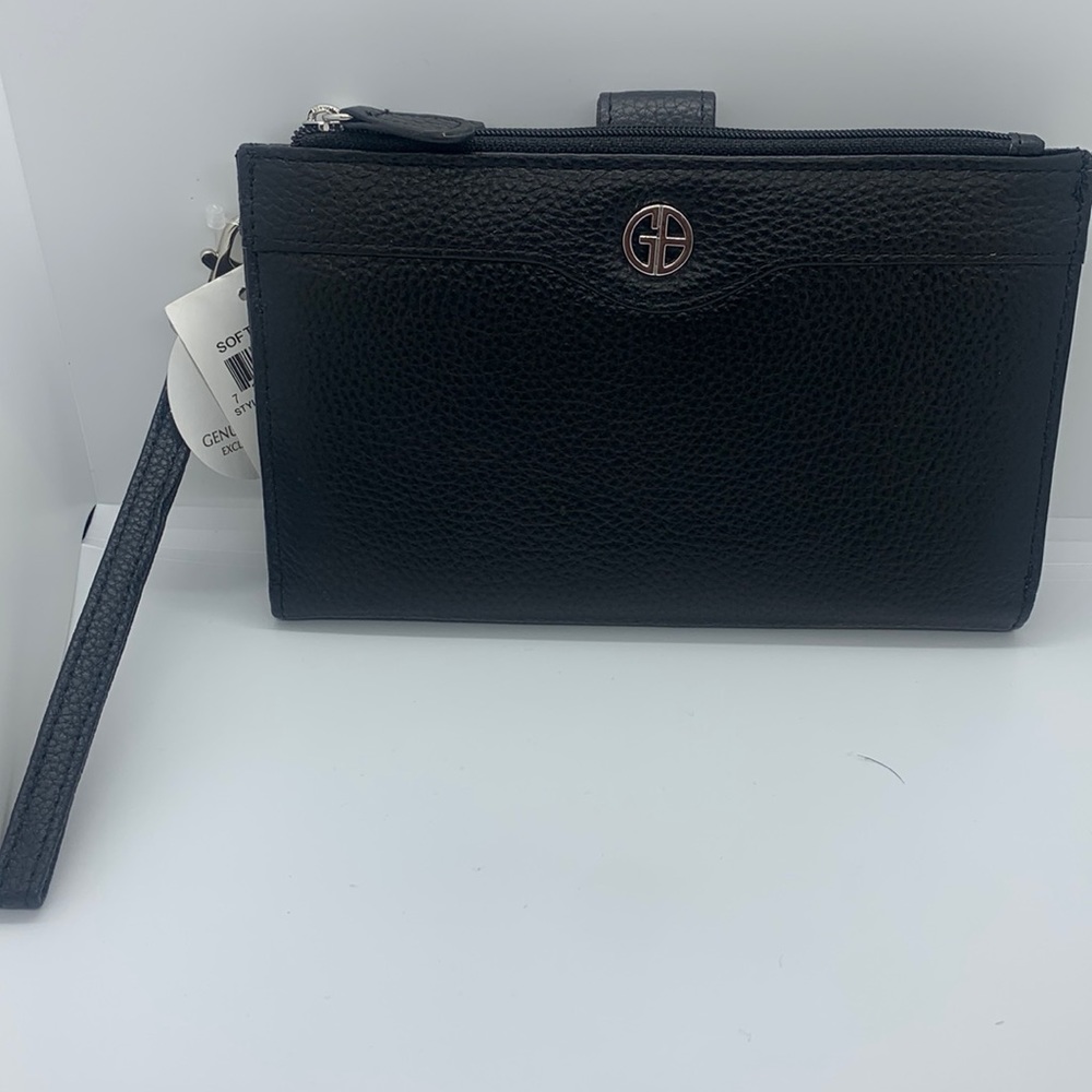 Giani Bernini wristlet
